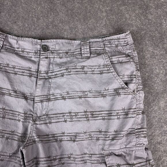 MMA Elite Shorts Mens 36 Gray Barbed Wire Print Cargo Y2K - Picture 5 of 15